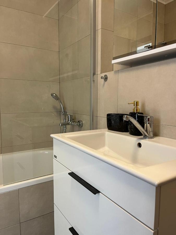 Elegant Escape Apartment II - City Centre Bratislava Eksteriør billede