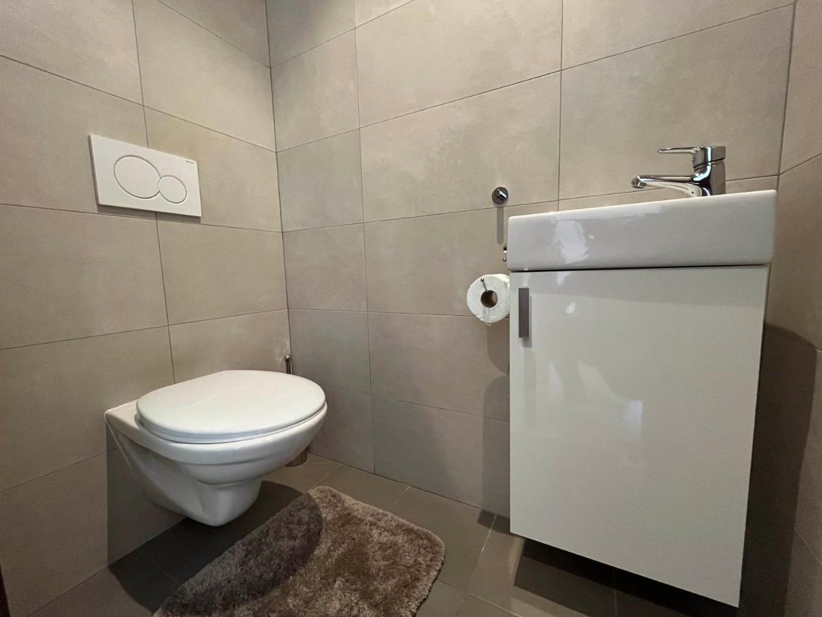 Elegant Escape Apartment II - City Centre Bratislava Eksteriør billede