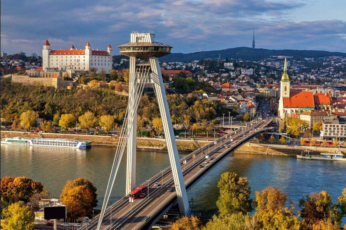 Elegant Escape Apartment II - City Centre Bratislava Eksteriør billede